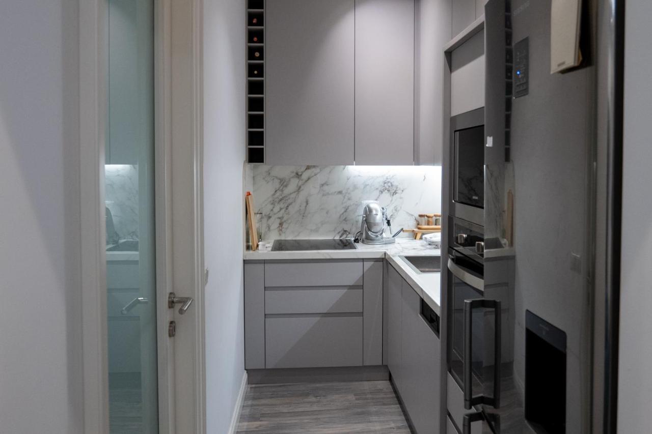 Skanderbeg Square Modern App - The Nest Apartamento *